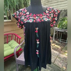 Savanna Jane Black Blouse with Embroidered Floral Design Size Small